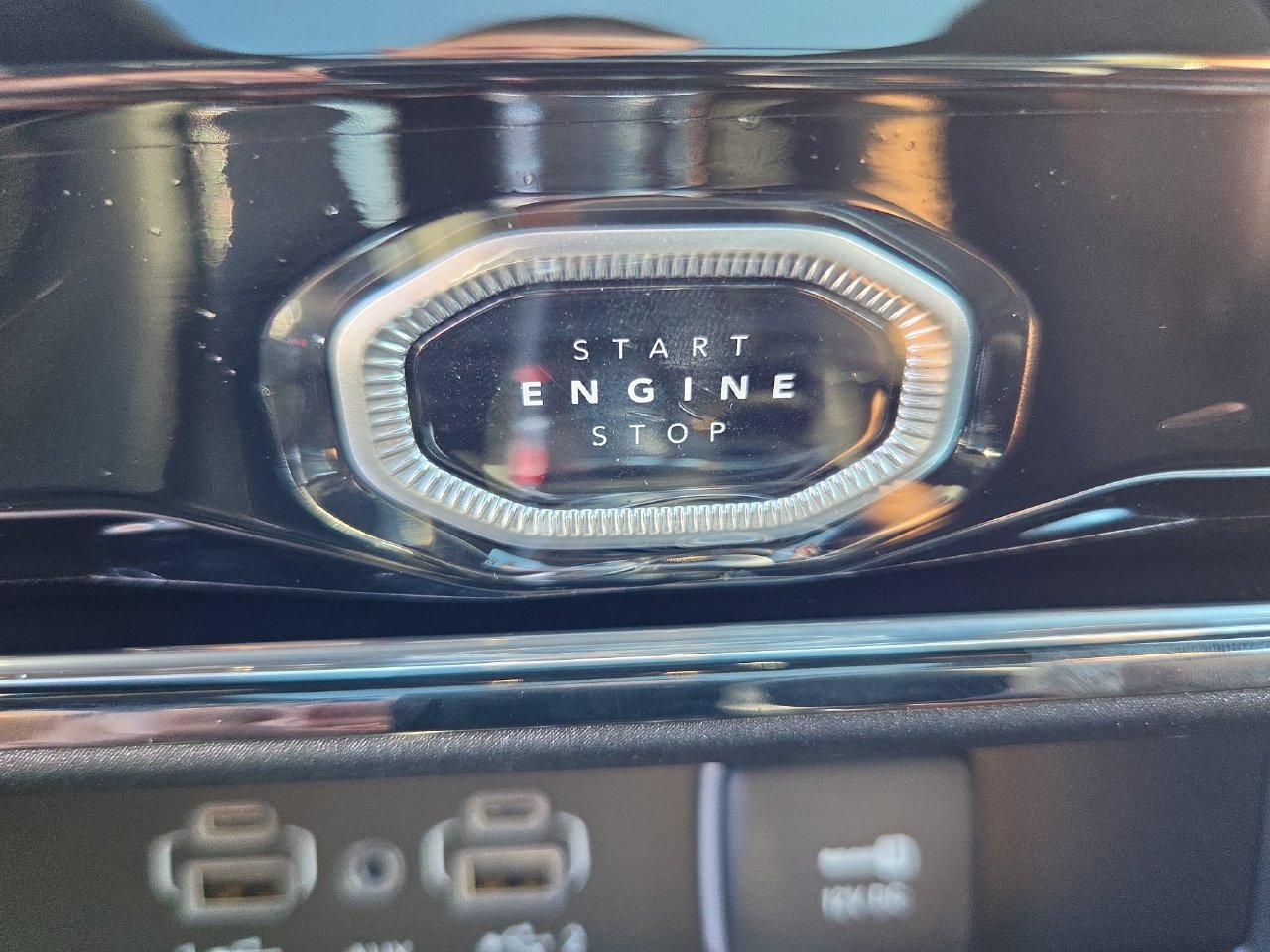 New 2027 Jeep Grand Cherokee Limited AWD/4WD image 13