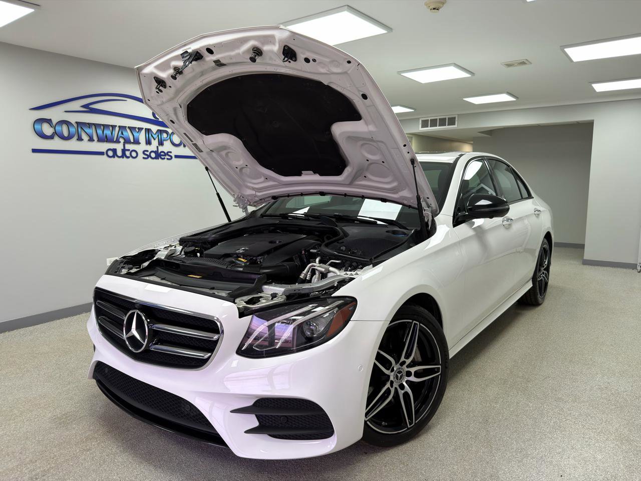 Used 2020 Mercedes-Benz E 350 E 350 4MATIC Sedan w/ Parking Assistance Package image 36