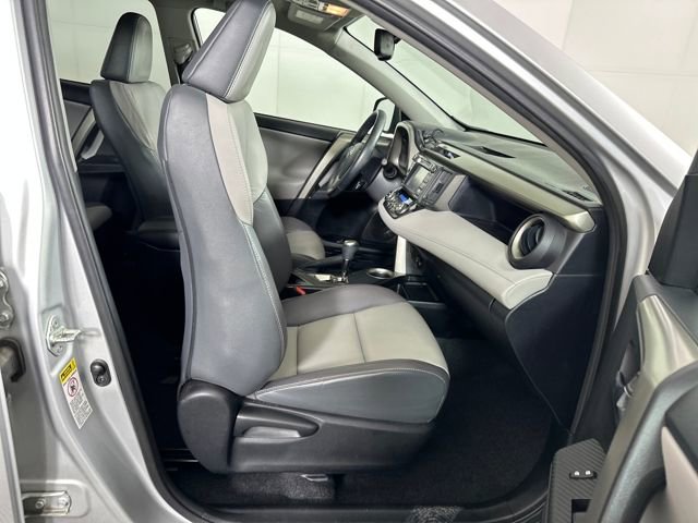 Used 2015 Toyota RAV4 Limited w/ Technology Package image 28
