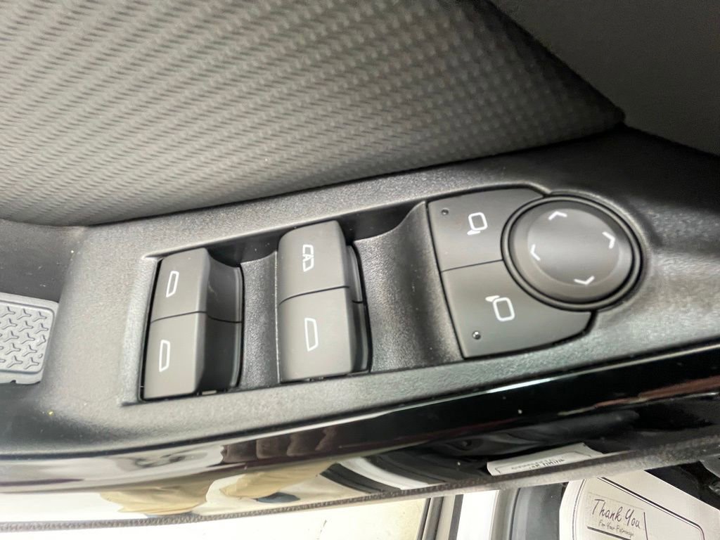 New 2026 Chevrolet Equinox LT image 13