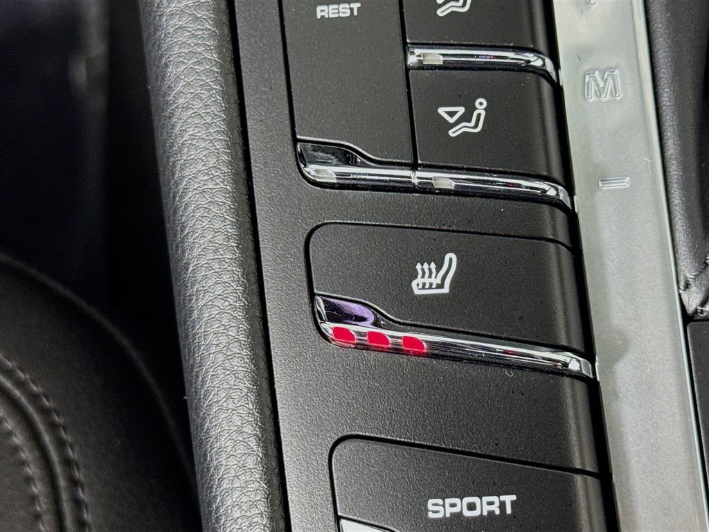 Used 2021 Porsche Macan AWD/4WD image 25