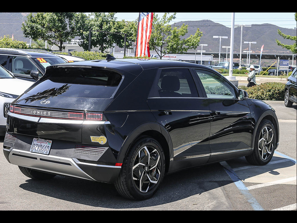 Certified 2022 Hyundai Ioniq 5 SEL w/ Cargo Package RWD image 10