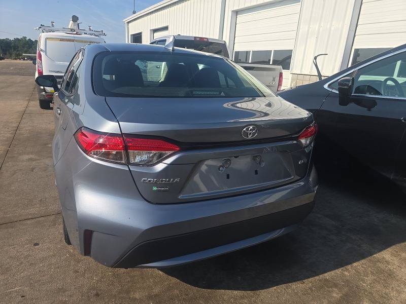 Used 2022 Toyota Corolla LE FWD image 3