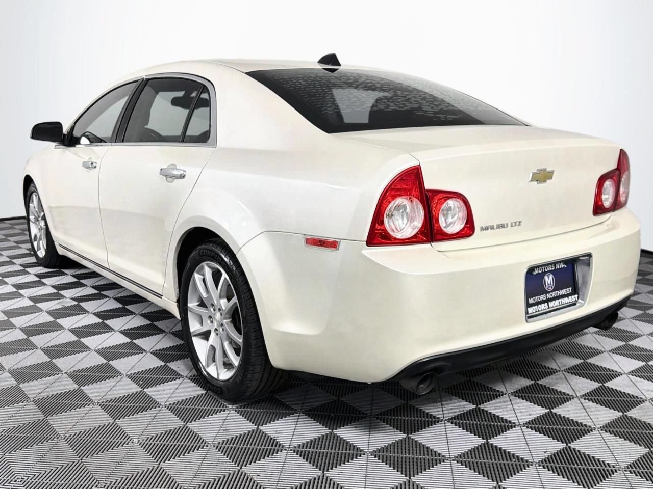 Used 2012 Chevrolet Malibu LTZ FWD image 9