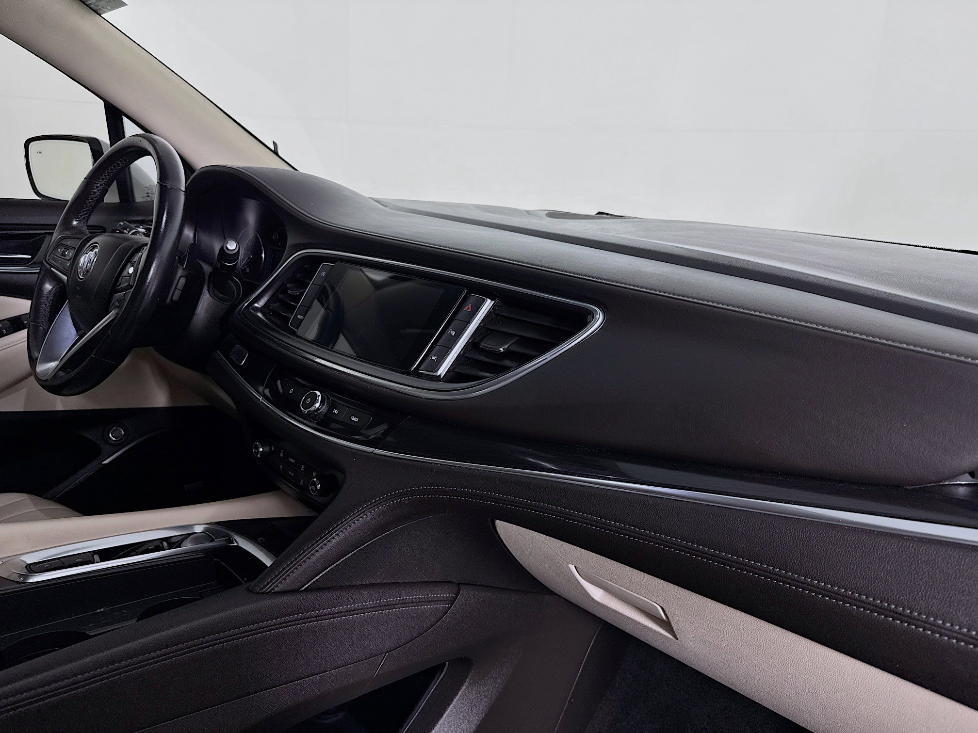 Used 2023 Buick Enclave Essence w/ Experience Buick Package FWD image 29