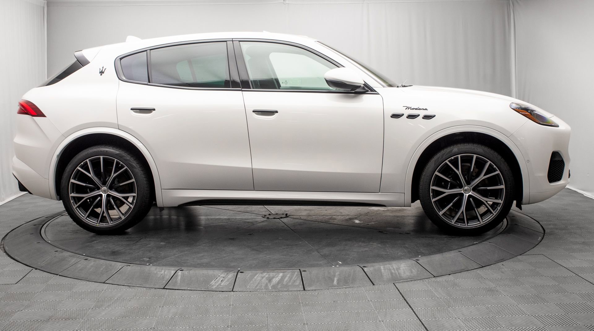 New 2026 Maserati Grecale Modena image 2