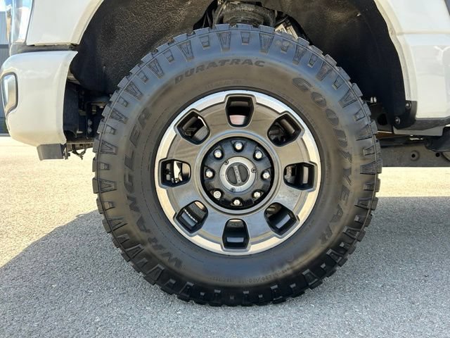 Used 2024 Ford F350 Platinum w/ Tremor Off-Road Package AWD/4WD image 16