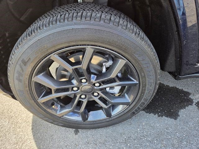 Used 2024 Jeep Grand Cherokee Limited 4xe image 27