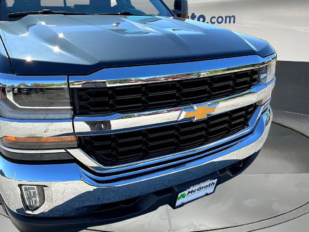 Used 2017 Chevrolet Silverado 1500 LT w/ Max Trailering Package AWD/4WD image 34