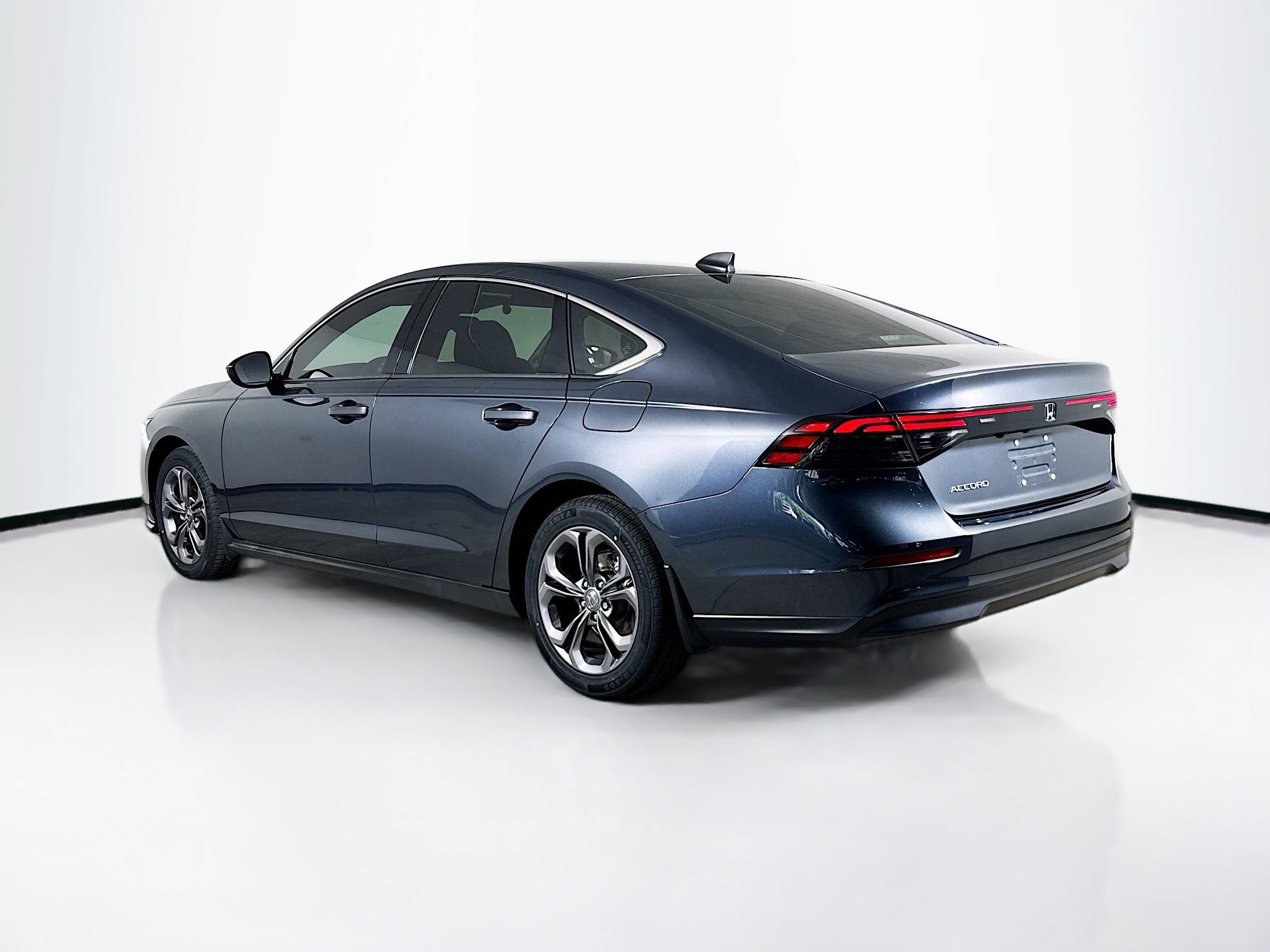 Certified 2023 Honda Accord EX image 29