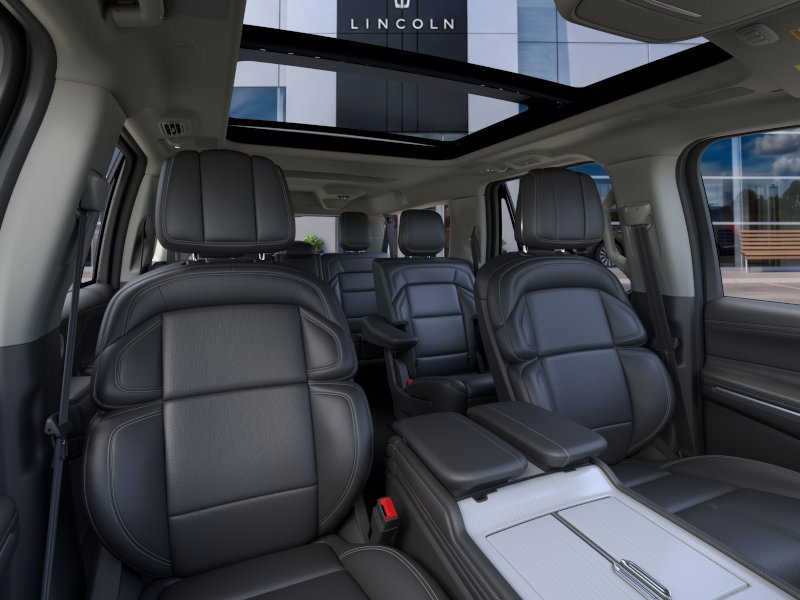 New 2026 Lincoln Navigator L Reserve AWD/4WD image 10
