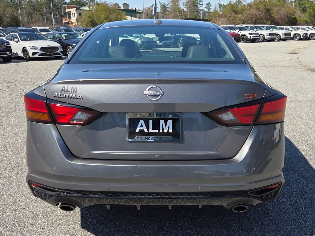 Used 2025 Nissan Altima 2.5 SR image 11
