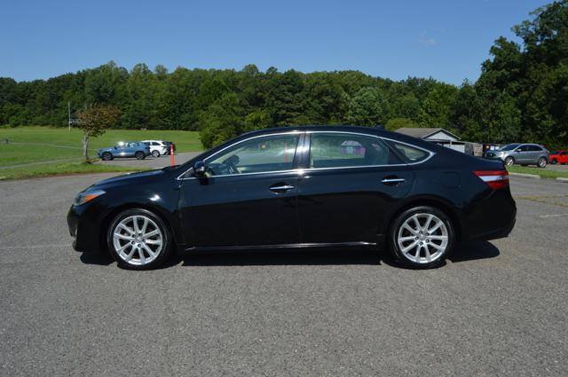 Used 2013 Toyota Avalon Limited FWD image 5