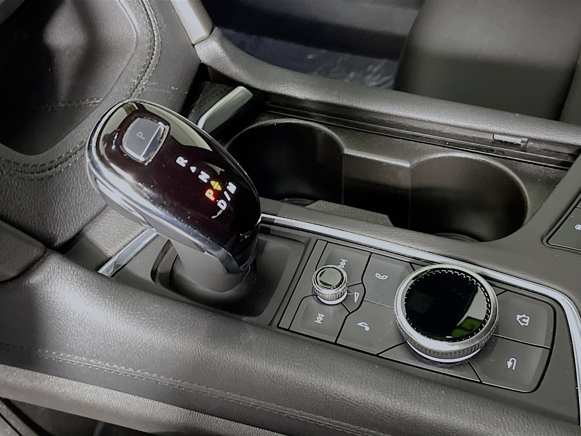 Used 2023 Cadillac XT6 Luxury image 24