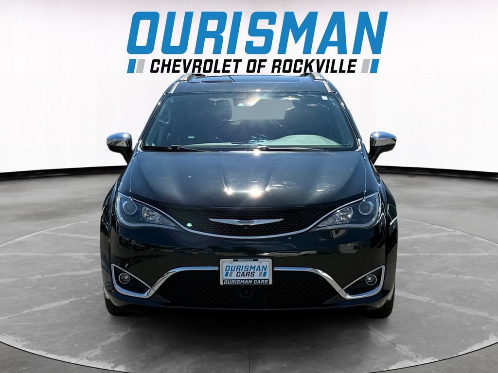Used 2018 Chrysler Pacifica Limited w/ Tire & Wheel Group FWD image 8