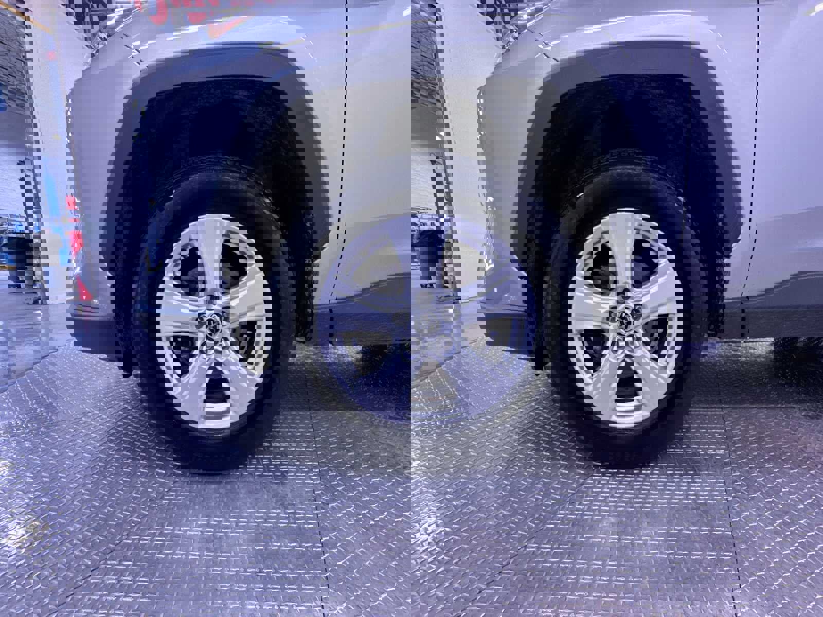 Used 2021 Toyota RAV4 XLE image 10