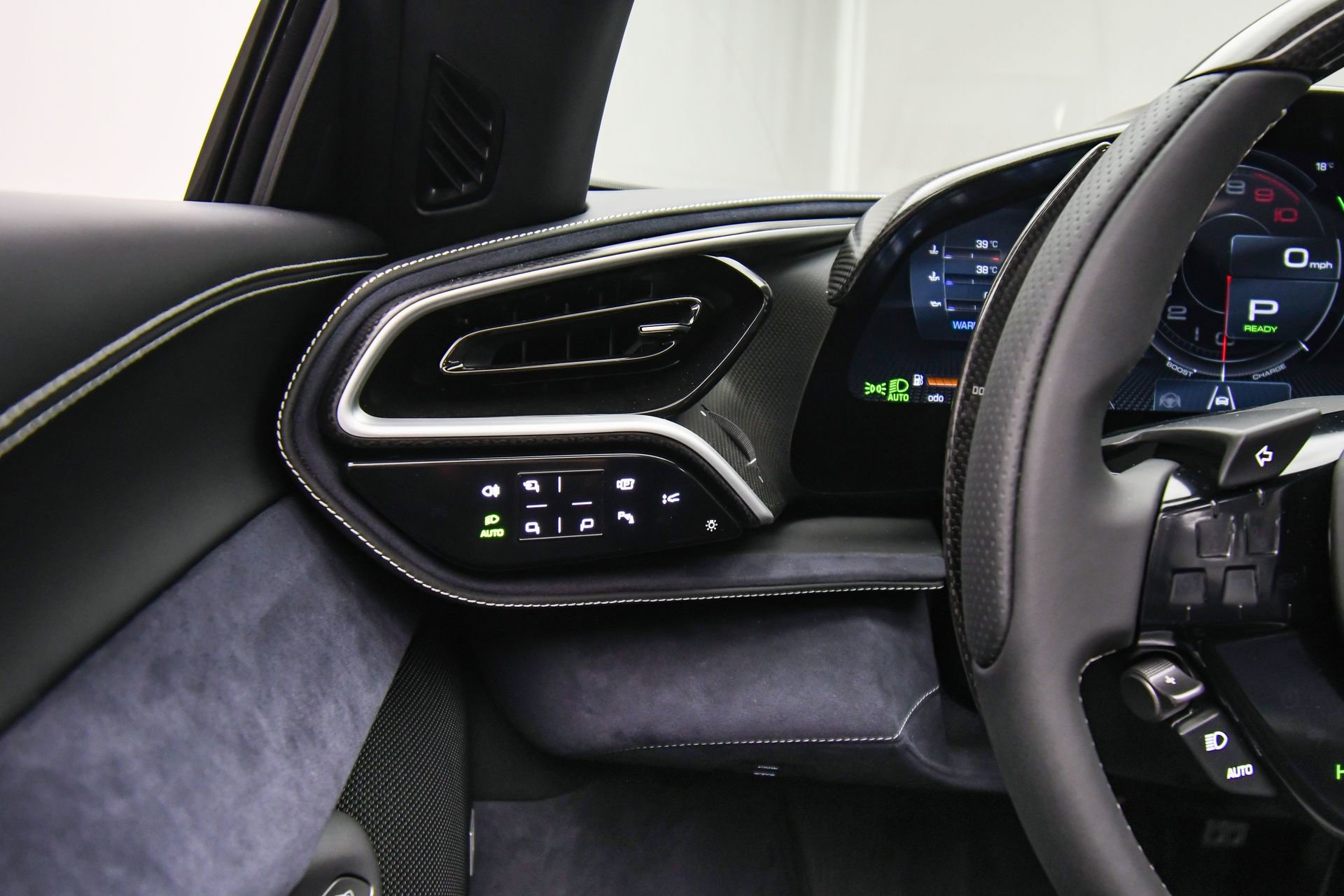 Used 2025 Ferrari 296 GTS image 37