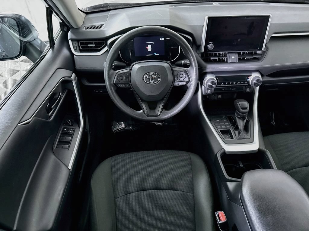 Certified 2023 Toyota RAV4 LE AWD/4WD image 4