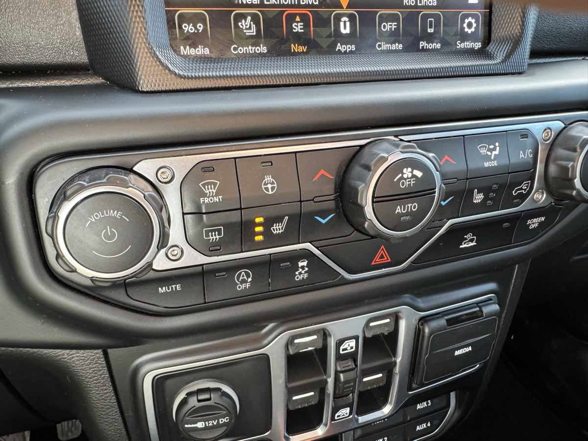 Used 2020 Jeep Gladiator Overland image 31