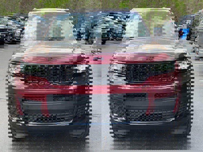 Used 2023 Jeep Grand Cherokee L Laredo AWD/4WD image 9