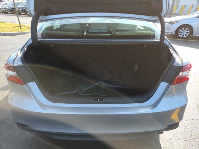 Used 2021 Toyota Camry LE image 23