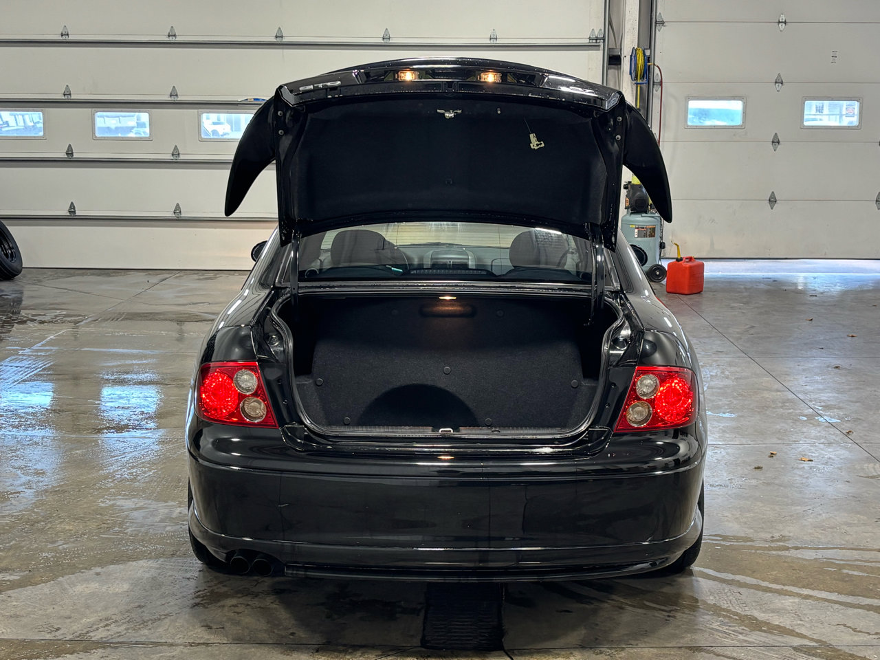 Used 2004 Pontiac GTO image 16