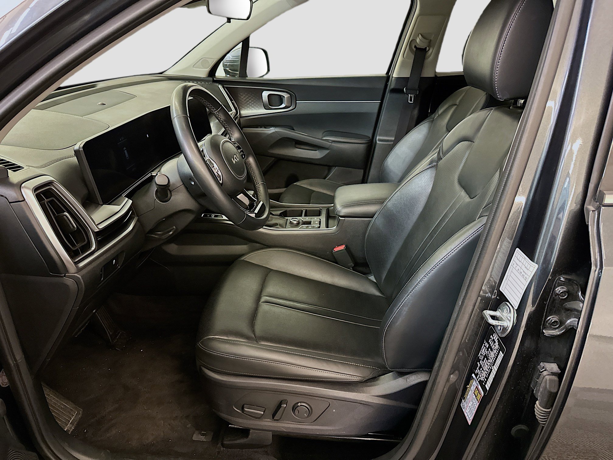 Used 2024 Kia Sorento S image 13