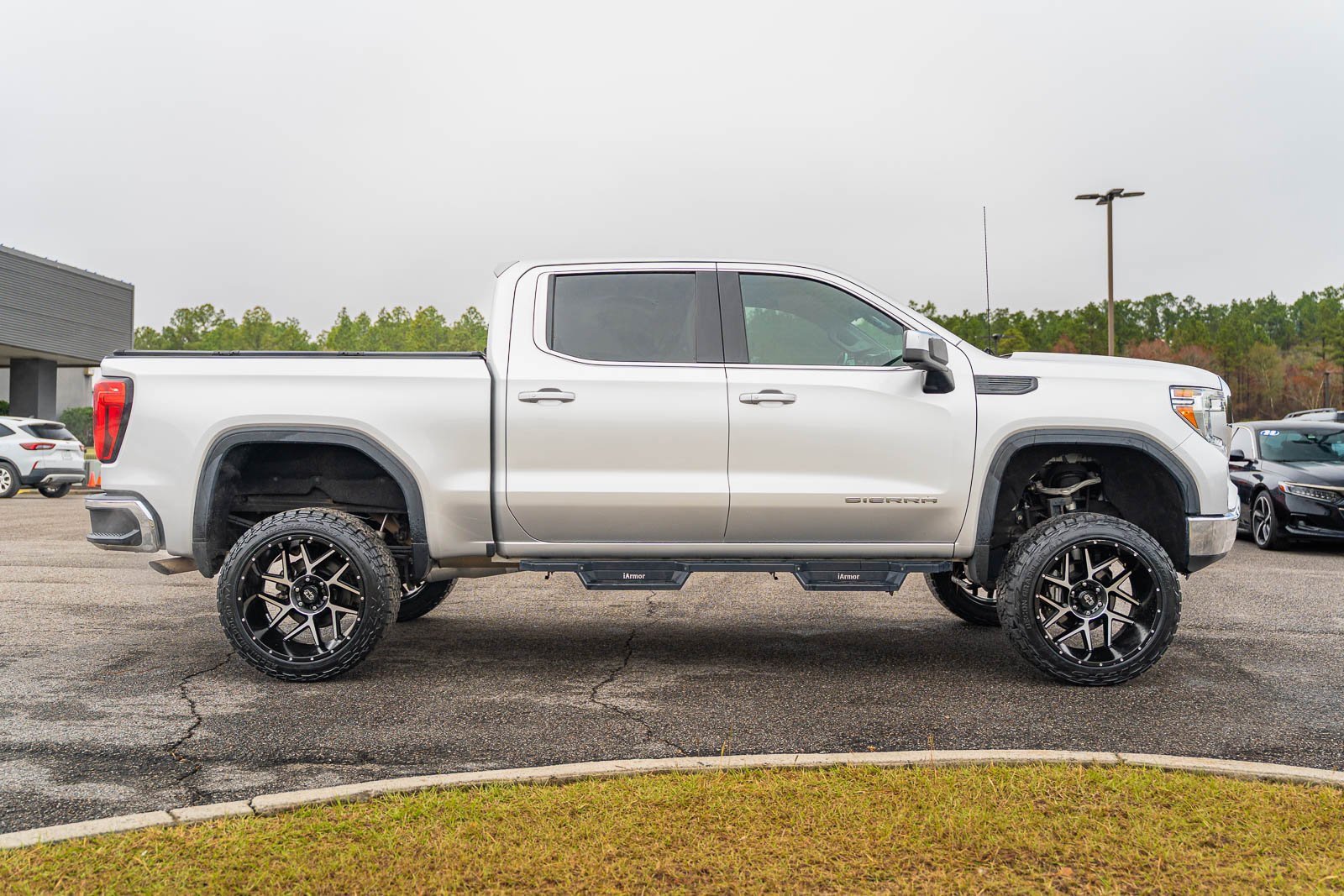 Used 2019 GMC Sierra 1500 SLE w/ SLE Value Package image 8