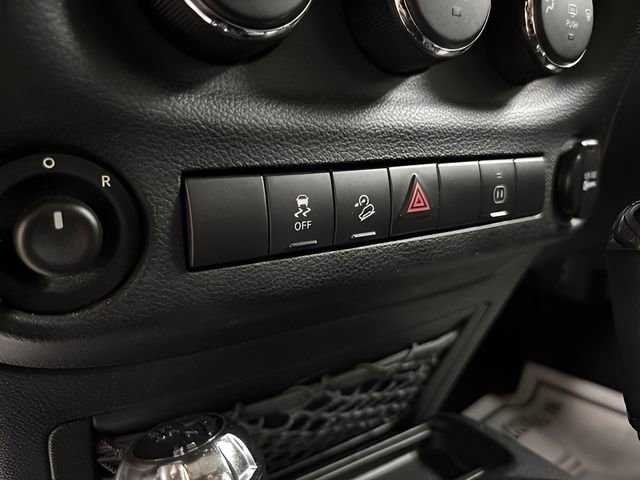 Used 2012 Jeep Wrangler Rubicon image 25
