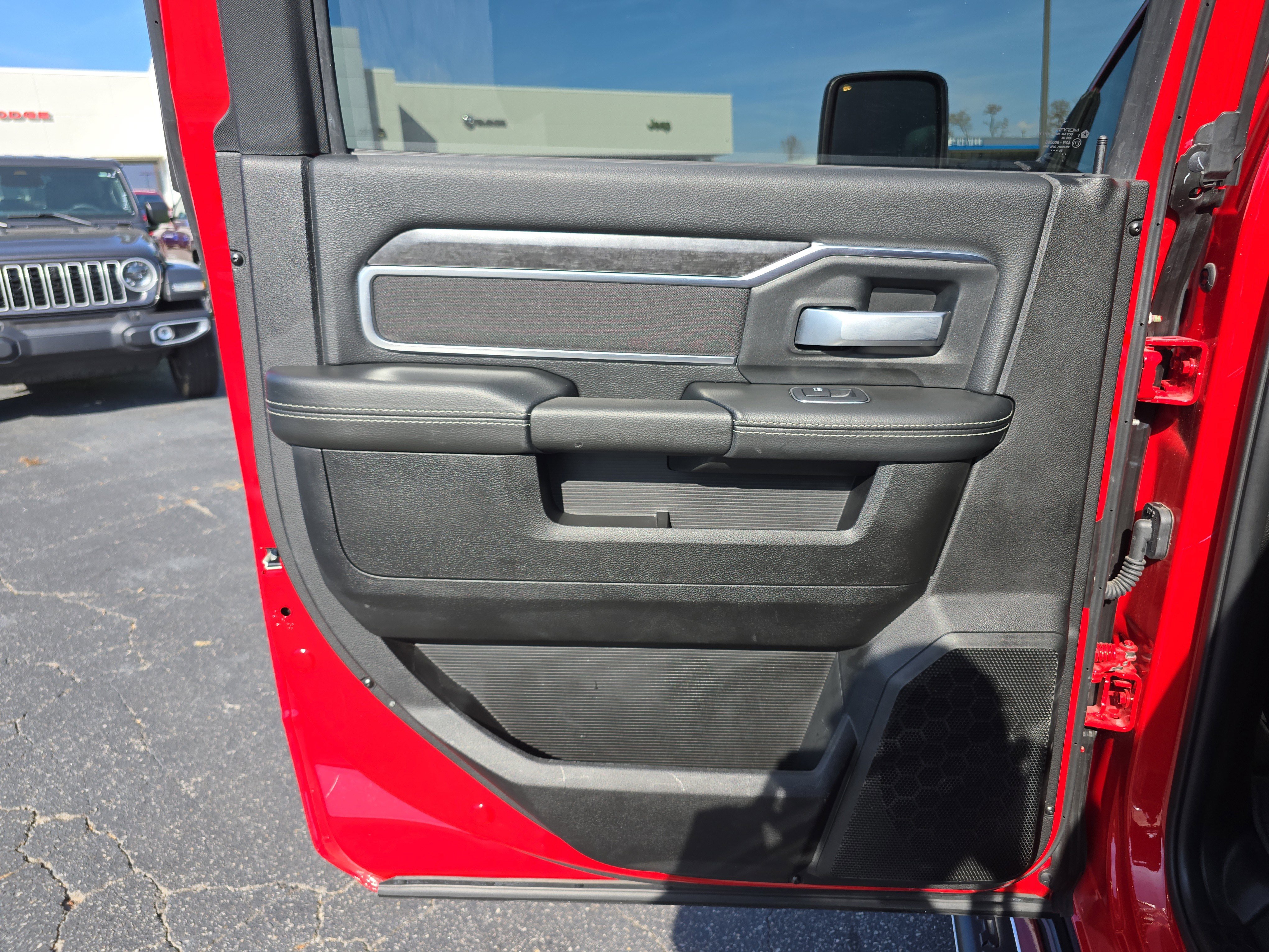 Used 2024 RAM 2500 Big Horn w/ Sport Appearance Package image 14