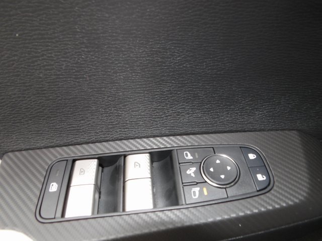 New 2025 Mitsubishi Outlander SE image 19