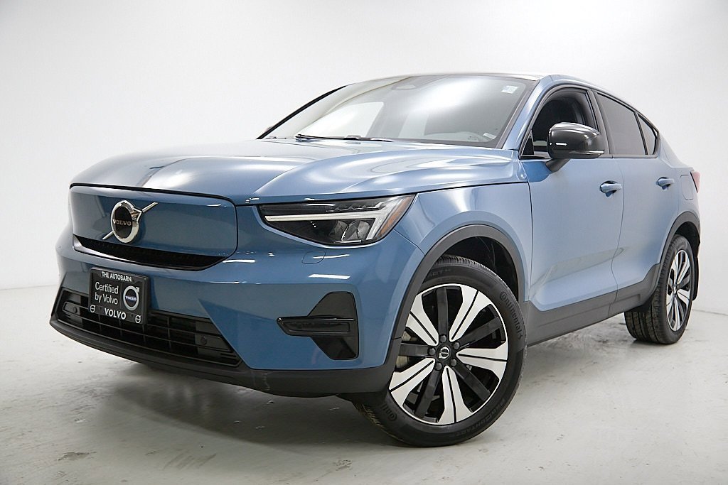 Certified 2023 Volvo C40 Recharge Core w/ Climate Package image 2