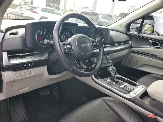 Used 2024 Kia Carnival LX image 12