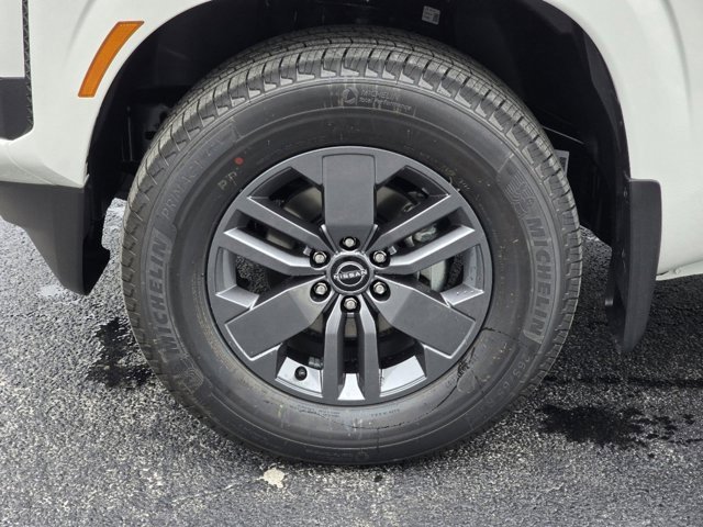 New 2025 Nissan Frontier SV w/ SV Convenience Package image 5