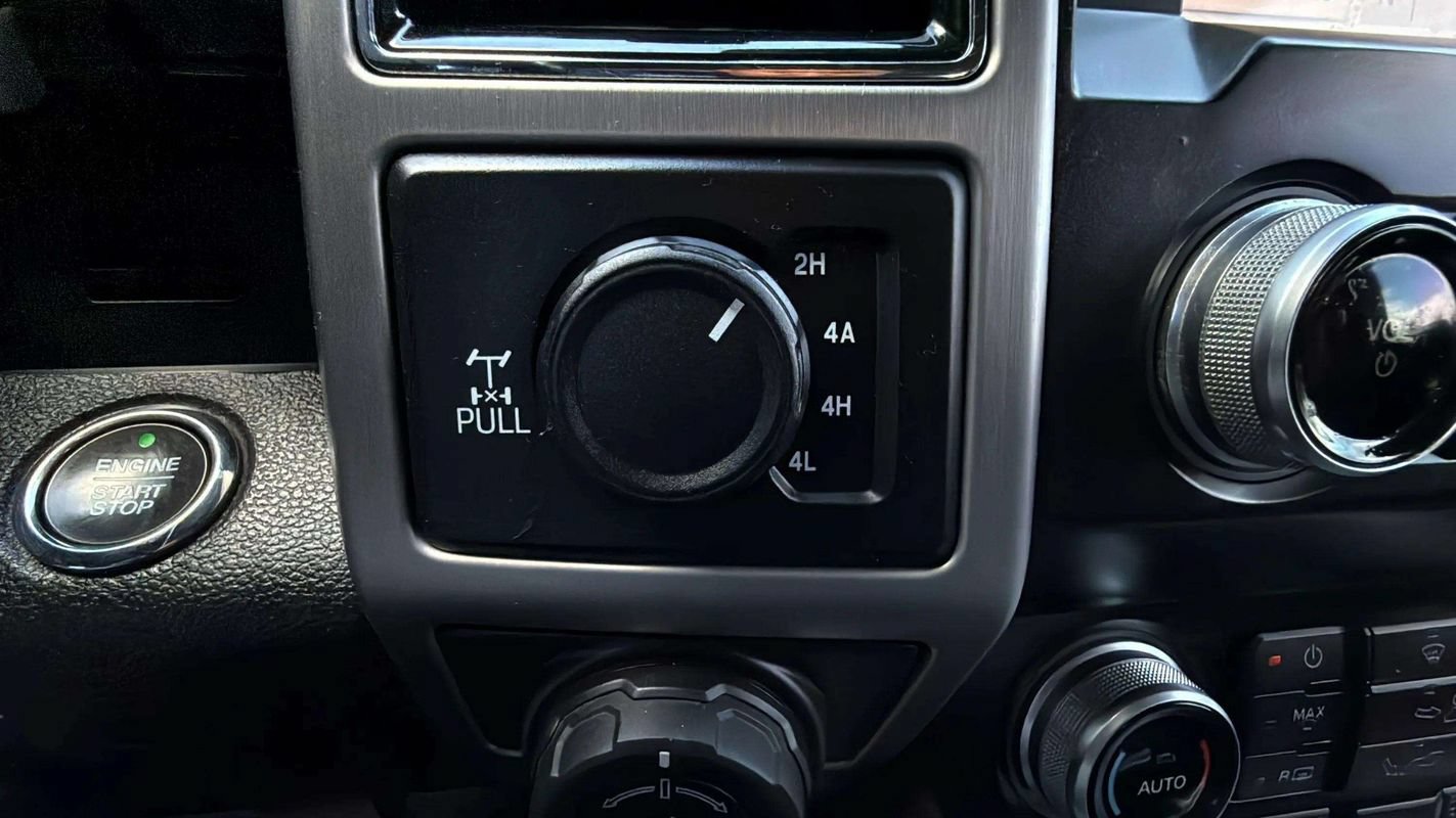 Used 2019 Ford F150 Platinum w/ Equipment Group 701A Luxury AWD/4WD image 13