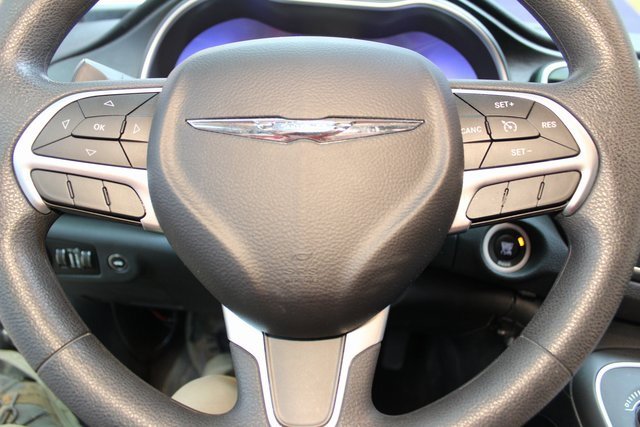 Used 2015 Chrysler 200 LX image 18