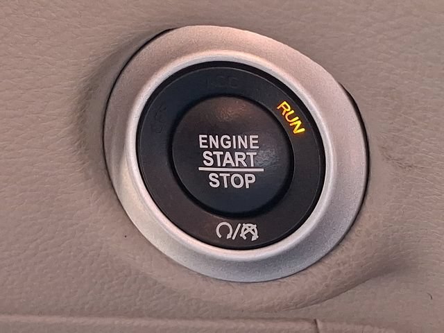 Used 2023 Chrysler Pacifica Touring-L AWD/4WD image 25
