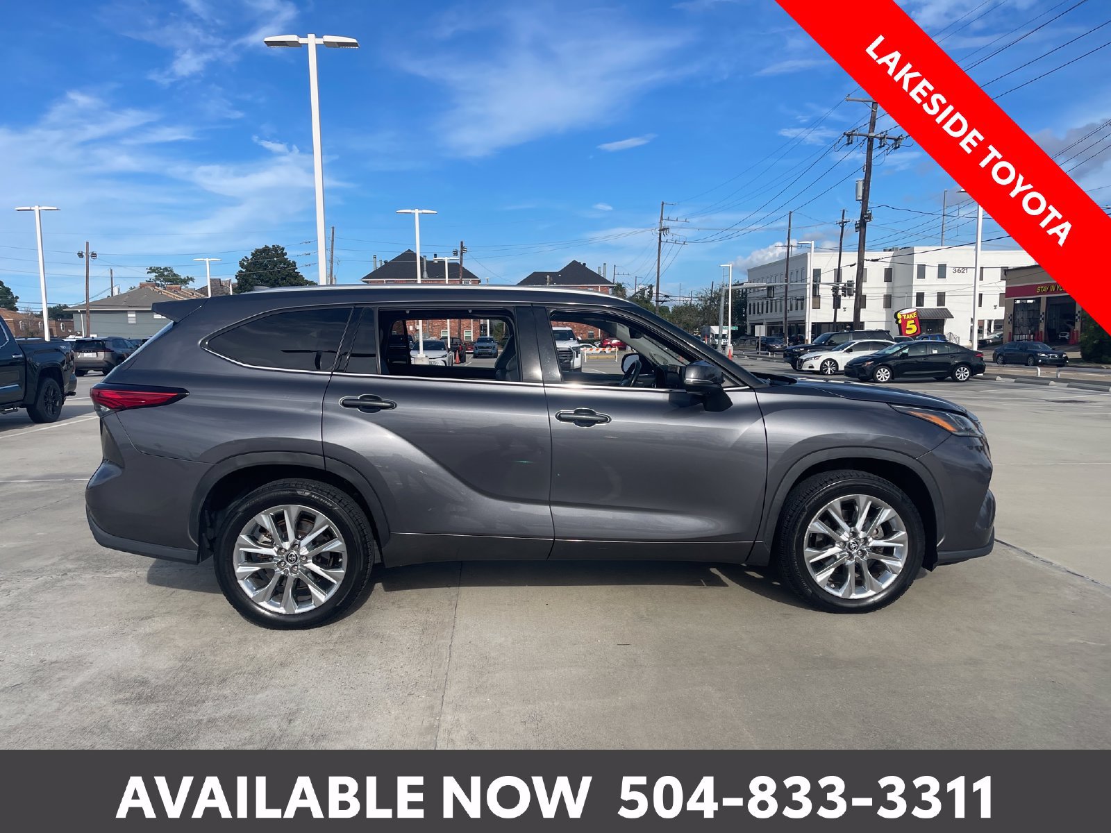 Used 2023 Toyota Highlander Limited FWD image 6