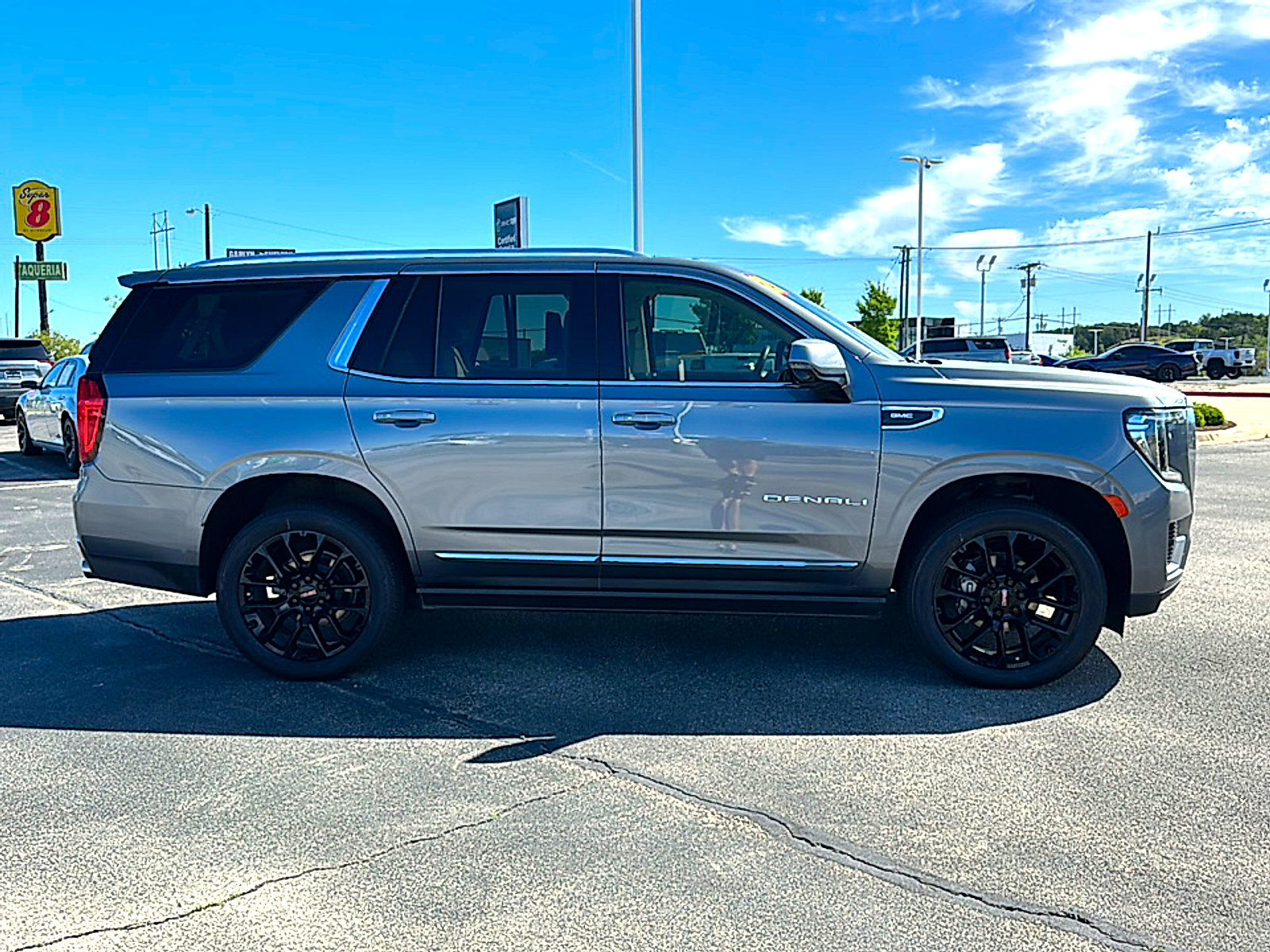 Used 2021 GMC Yukon Denali w/ Denali Ultimate Package image 9