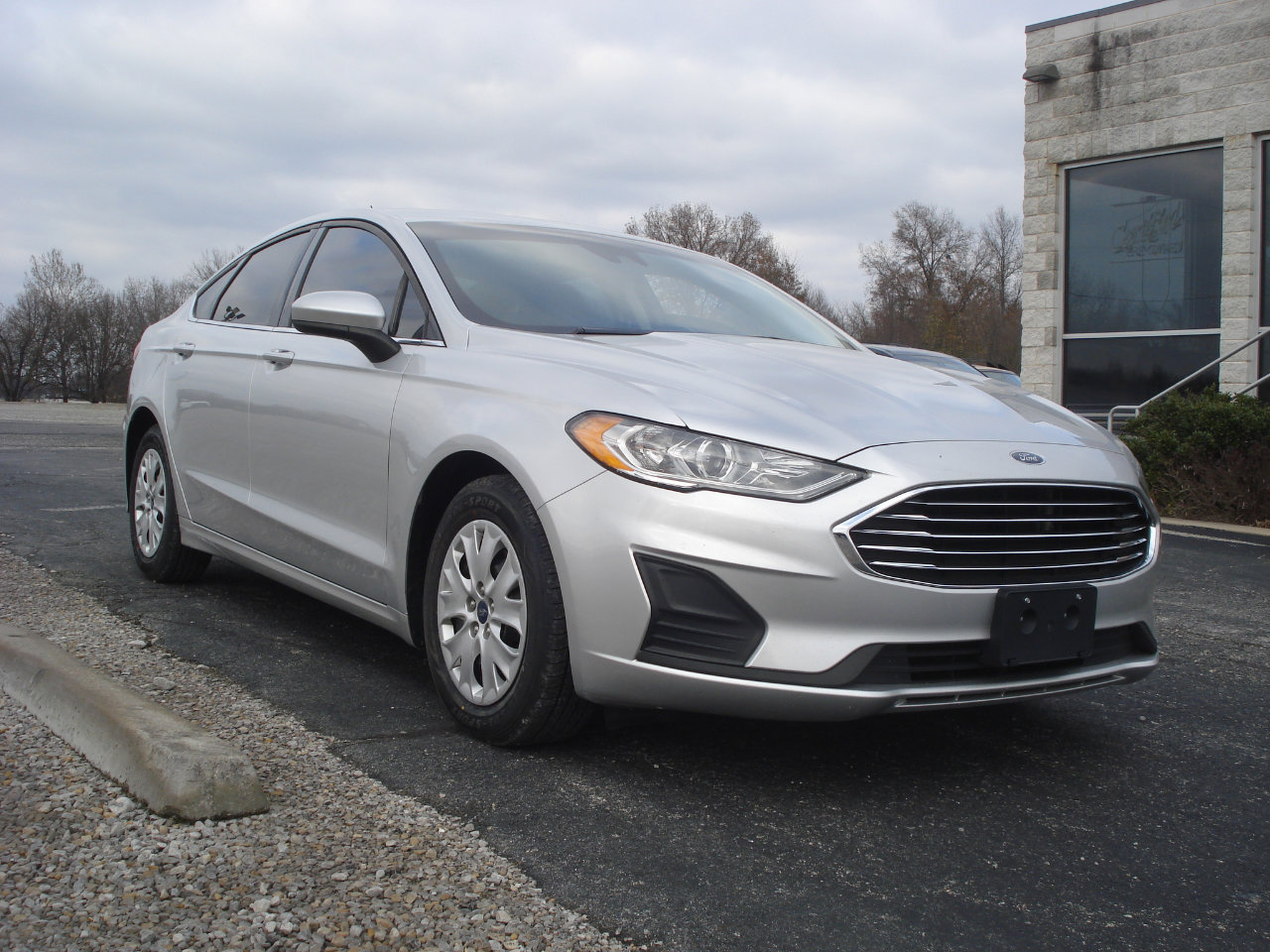 Used 2019 Ford Fusion S image 2
