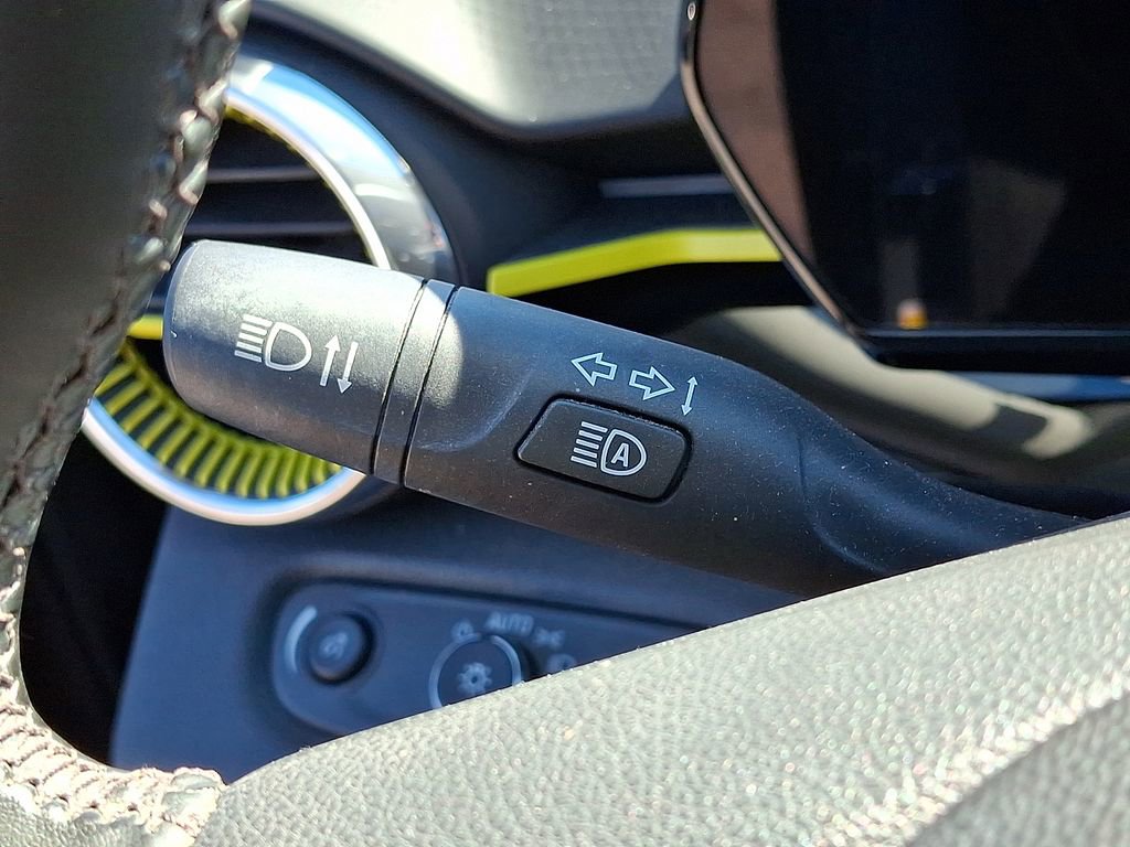 Used 2024 Chevrolet Trax ACTIV w/ Sunroof Package image 26