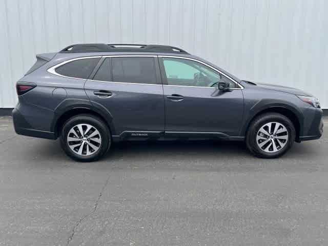 Used 2025 Subaru Outback Premium image 7