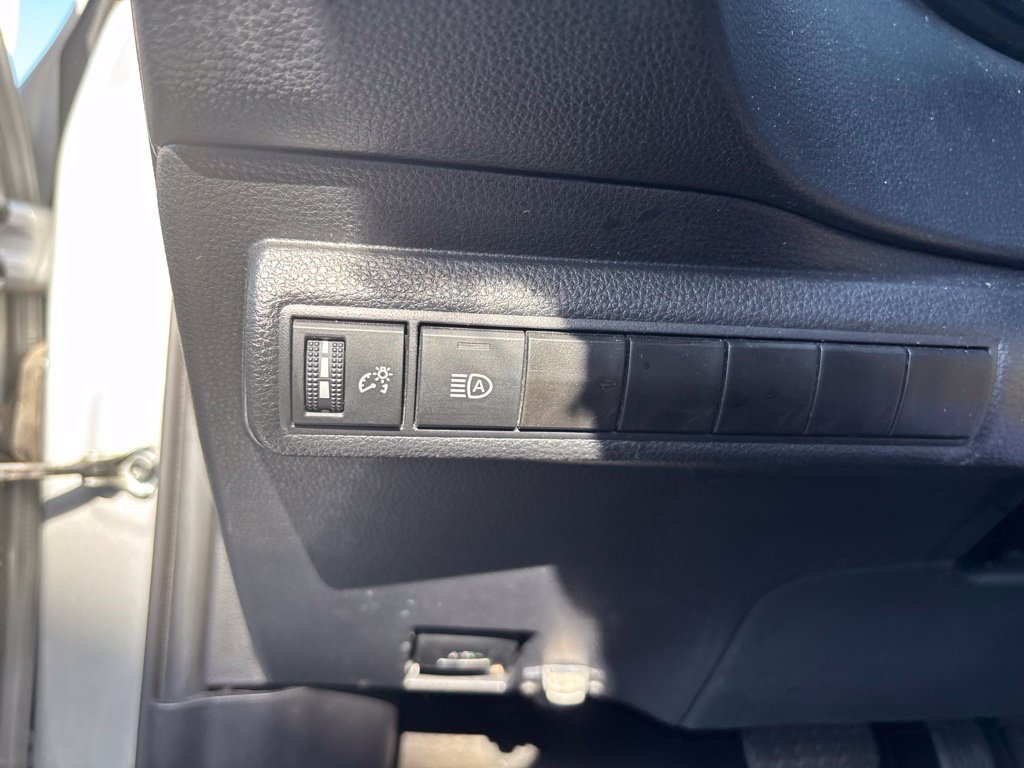 Used 2025 Toyota Corolla LE FWD image 16