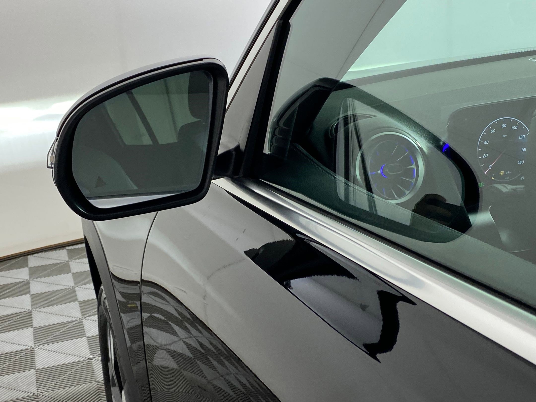 New 2025 Mercedes-Benz GLB 250 4MATIC image 21