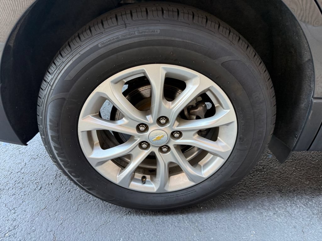 Used 2021 Chevrolet Equinox LS w/ LPO, Blackout Package FWD image 29