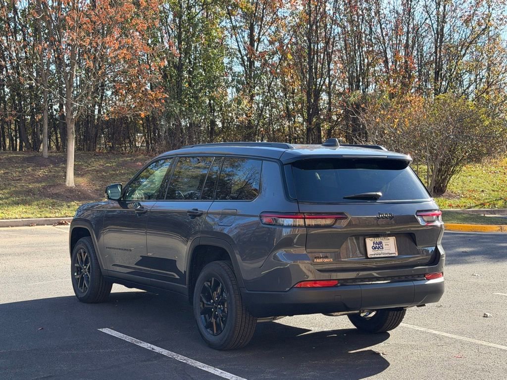 New 2025 Jeep Grand Cherokee L Laredo image 9