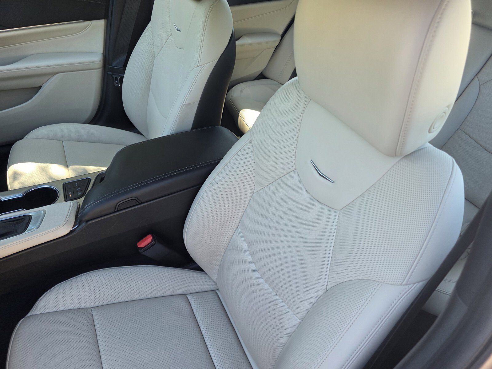 Used 2021 Cadillac CT4 Premium Luxury RWD image 11
