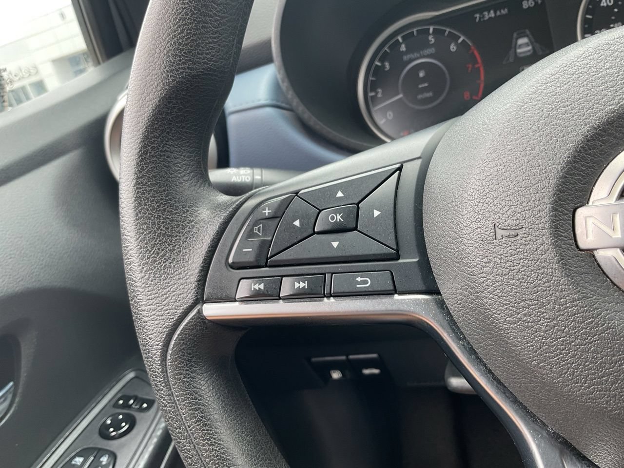 Used 2023 Nissan Versa SV FWD image 27