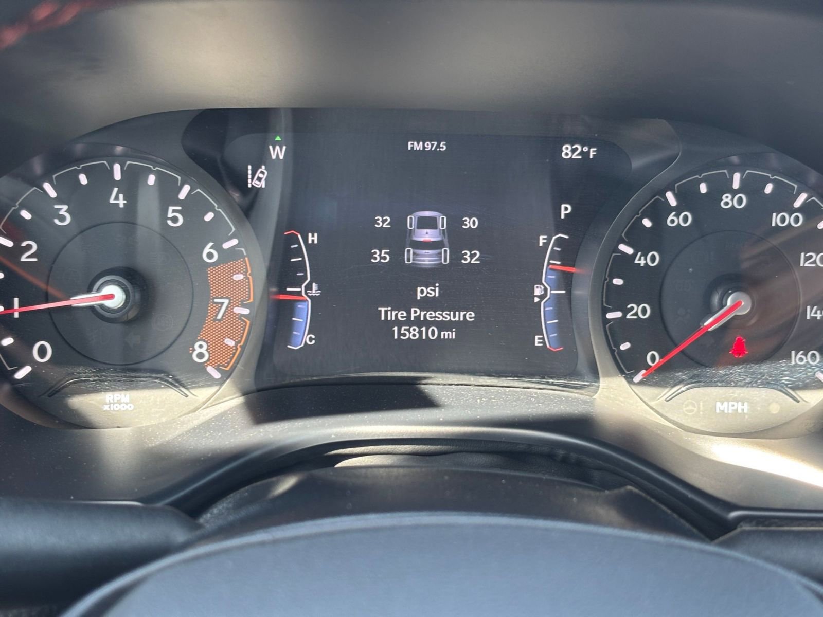 Used 2025 Jeep Compass Trailhawk AWD/4WD image 39