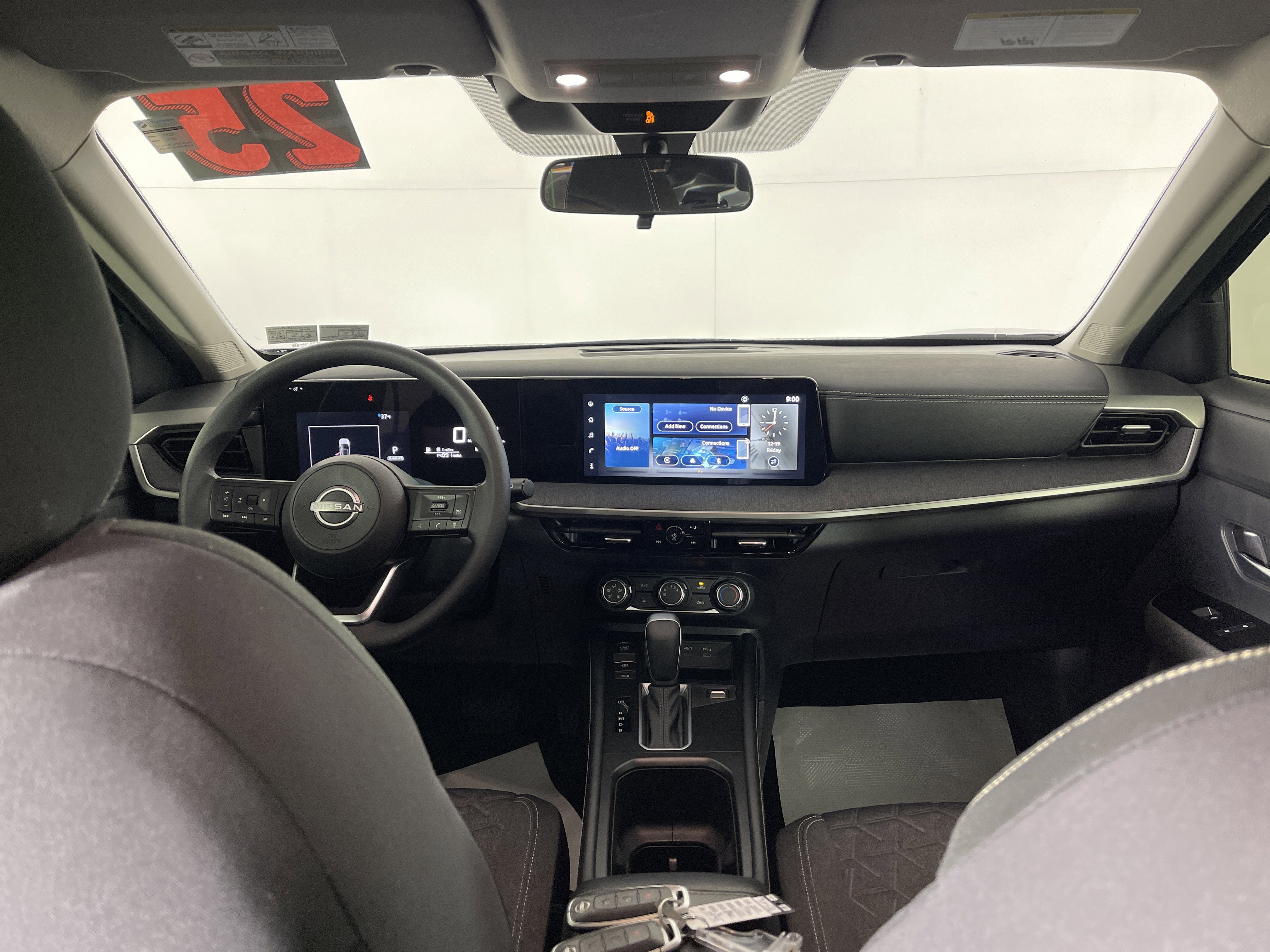 Used 2025 Nissan Kicks SV image 14